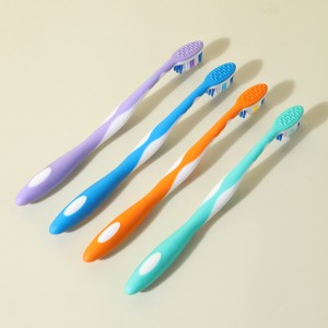 Brosse à dents à poils souples recommandée par le dentiste