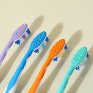 Brosse à dents à poils souples recommandée par le dentiste