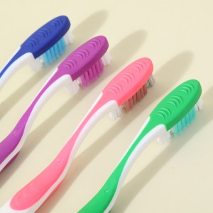 Brosse à dents à usage familial pour une haleine fraîche pour adultes