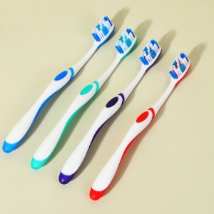 Brosse à dents de détachant de blanchiment des dents fabriquée en Chine par OEM et ODM