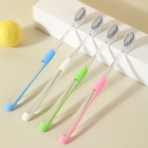 Familiam Home Using Mollis Setis Manual Toothbrush