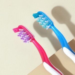 Spazzolino da denti con setole ultrasoft Fade Color