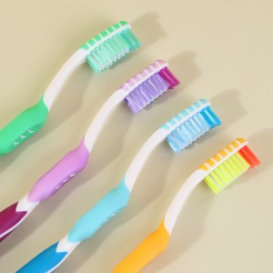 Brosse à dents en plastique d'hygiène buccale à poils souples